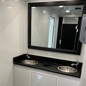 Double sink with mirror